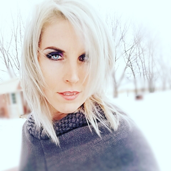 Meet your Posher, Alicia - Picture 2 of 7